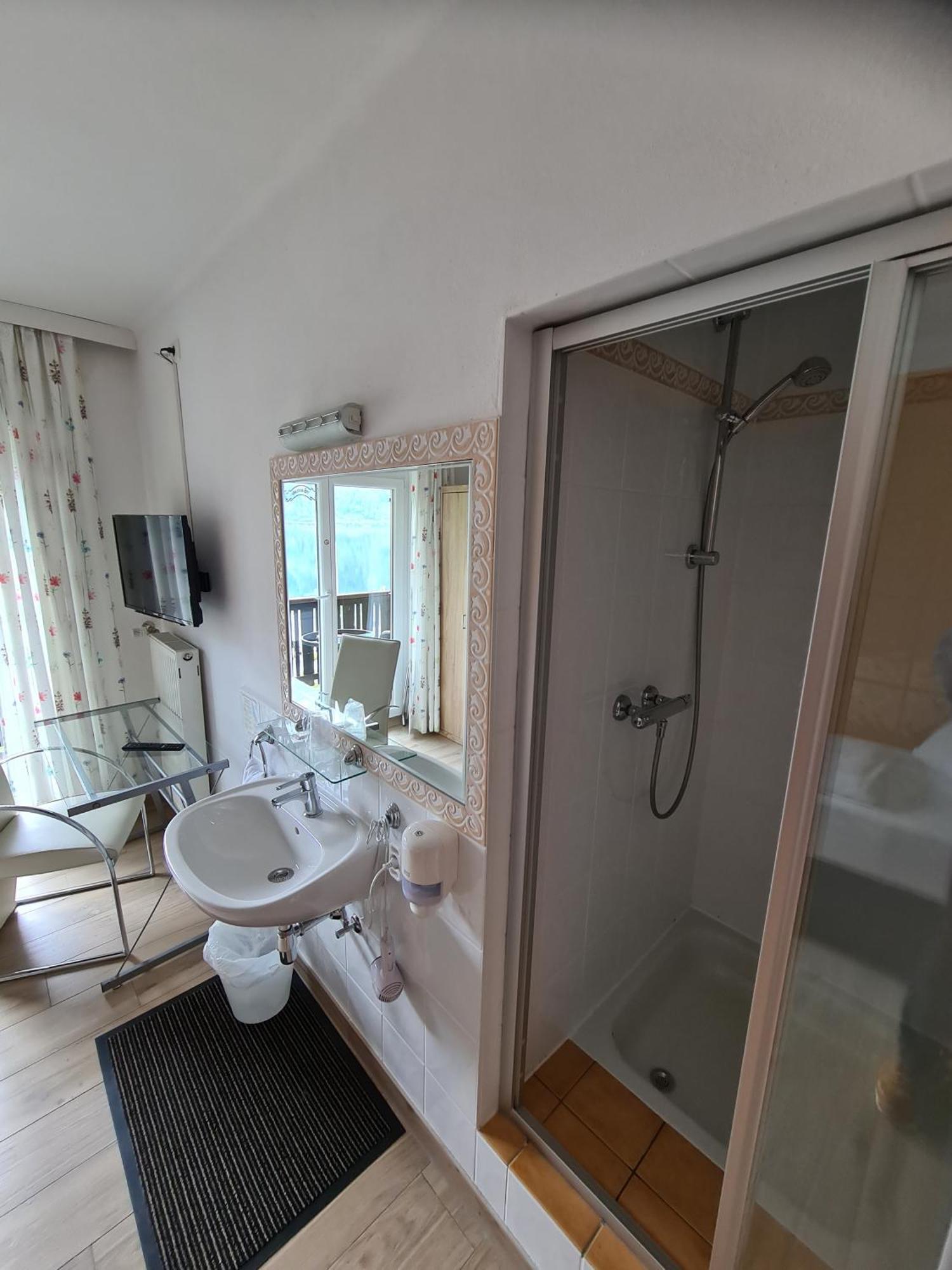 B&B Hallstatt Lake Obertraun Self Check In Extérieur photo